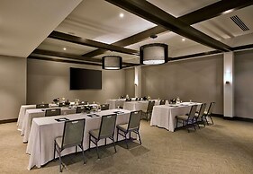 Inn at the Pier Pismo Beach, Curio Collection by Hilton