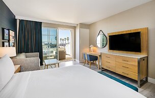 Inn at the Pier Pismo Beach, Curio Collection by Hilton
