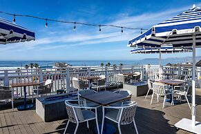Inn at the Pier Pismo Beach, Curio Collection by Hilton
