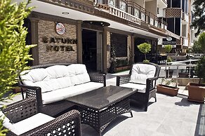 Saturn Hotel