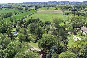 Domaine de Rhodes - Locations de Vacances / Vacation Rentals