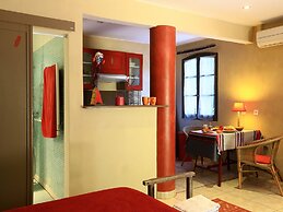 Domaine de Rhodes - Locations de Vacances / Vacation Rentals