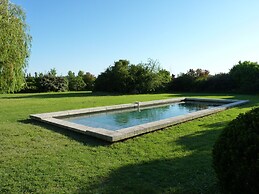 Domaine de Rhodes - Locations de Vacances / Vacation Rentals