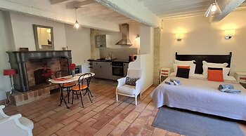 Domaine de Rhodes - Locations de Vacances / Vacation Rentals