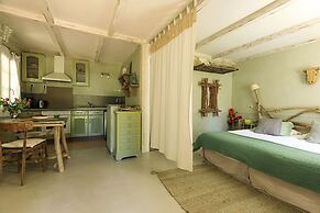 Domaine de Rhodes - Locations de Vacances / Vacation Rentals