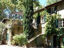Domaine de Rhodes - Locations de Vacances / Vacation Rentals