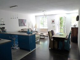 Domaine de Rhodes - Locations de Vacances / Vacation Rentals