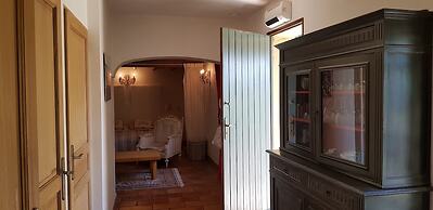 Domaine de Rhodes - Locations de Vacances / Vacation Rentals