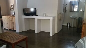 24 Degrees Self-Catering