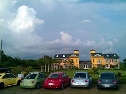 Bohemian Holiday Inn