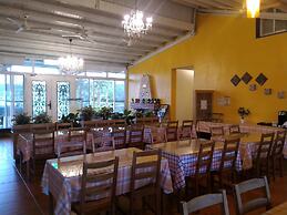 Bohemian Holiday Inn