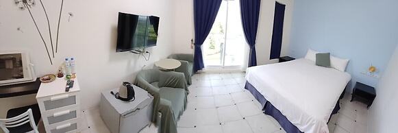 Bohemian Holiday Inn