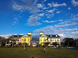 Bohemian Holiday Inn