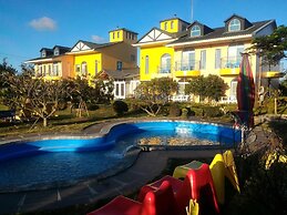 Bohemian Holiday Inn