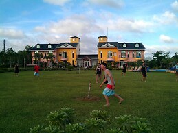 Bohemian Holiday Inn