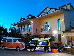 Bohemian Holiday Inn