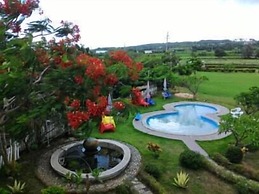 Bohemian Holiday Inn