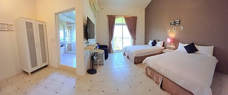 Bohemian Holiday Inn