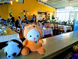 Bohemian Holiday Inn