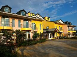 Bohemian Holiday Inn