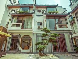 Secret Courtyard Resort Hotel