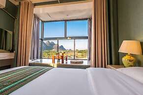 Secret Courtyard Resort Hotel
