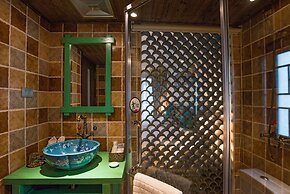 Secret Courtyard Resort Hotel