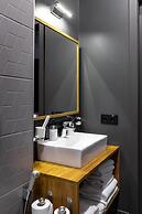 The Faces Petrogradskaya