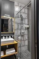 The Faces Petrogradskaya