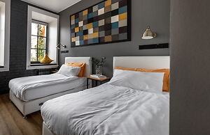 The Faces Petrogradskaya