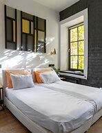 The Faces Petrogradskaya