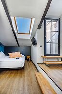 The Faces Petrogradskaya