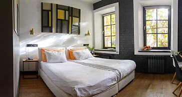 The Faces Petrogradskaya