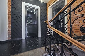 The Faces Petrogradskaya