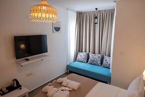 Alacati Limonaia Hotel