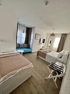 Alacati Limonaia Hotel