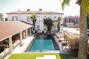 Alacati Limonaia Hotel