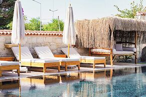 Alacati Limonaia Hotel