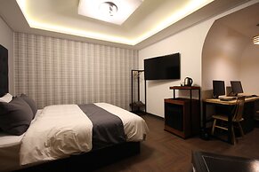 Brown Dot Hotel Jinhae