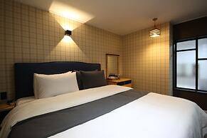 Brown Dot Hotel Jinhae