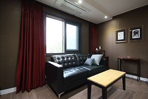 Brown Dot Hotel Jinhae