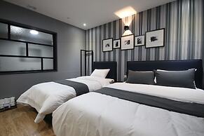 Brown Dot Hotel Jinhae