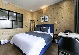 Brown Dot Hotel Jinhae