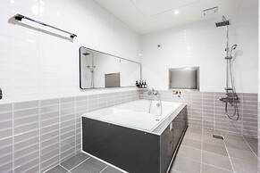 Brown Dot Hotel Jinhae