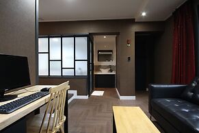 Brown Dot Hotel Jinhae