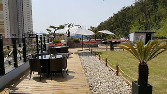 Brown Dot Hotel Jinhae