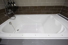 Brown Dot Hotel Jinhae