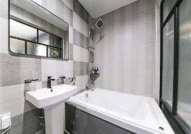 Brown Dot Hotel Jinhae