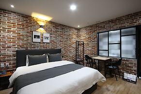 Brown Dot Hotel Jinhae