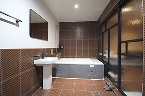 Brown Dot Hotel Jinhae